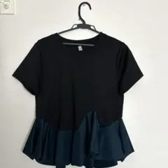 黒と緑のフレアデザイン半袖Tシャツ