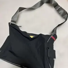 PRADA ブラック ショルダーバッグ