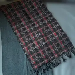 黒と赤のチェック柄マフラー　ウール100%カシミヤ入り