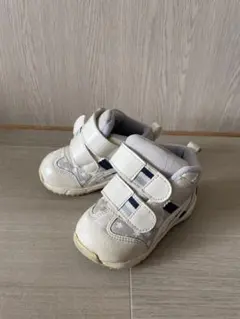 アシックス　１３センチ