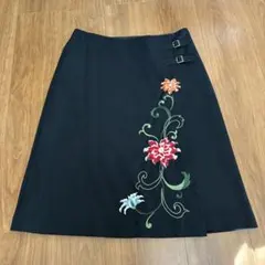 Vivienne Tam 刺繍　膝丈スカートのサムネイル