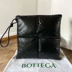 美品✨ボッテガヴェネタ マキシイントレチャート パデット クラッチバッグ