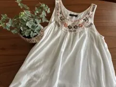 【美品】レディース　ノースリーブ　チュニック　フリーサイズ　刺繍のサムネイル