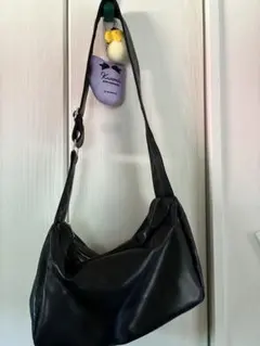 ブラック ショルダーバッグ