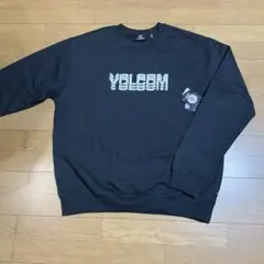 新品　ボルコム　スウェット　ブラック