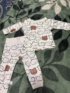 クマ柄ベビーパジャマセット 90センチ
