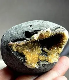 天然カルサイト晶洞標本 花状結晶 ハート形 ダクラク産 ベトナム産