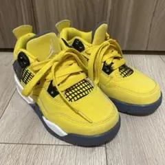 イエロー スニーカー　16.5cm NIKE　ジョーダン　キッズスニーカーのサムネイル