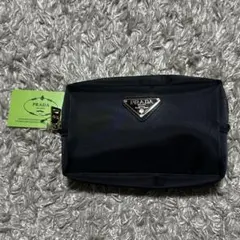 PRADA ノベルティナイロン ポーチ　ブラック