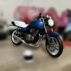 ブルメタゼファープラモデルヘルメットつきのサムネイル