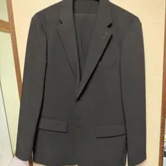 スーツ　ブラック　UNIQLO