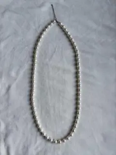 パール風ロングネックレス