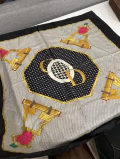 Christian Dior シルクスカーフ 幾何学模様