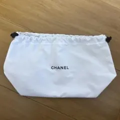 CHANEL ロゴ入りホワイトポーチ　巾着　シャネル