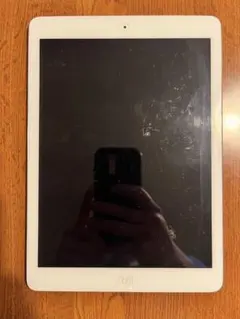 Apple iPad  Ari 第1世代シルバー 本体　64GB