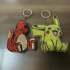 ピカチュウ ヒトカゲ　2点　ストーンキーホルダーセット　ポケモン　キラキラのサムネイル