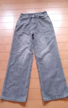 ブラックグレー　 ワイドレッグ　デニムパンツ