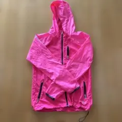 ピンク フード付き ウィンドブレーカー