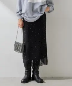 【美品】 Whim Gazette フロッキードットスカート ブラックのサムネイル
