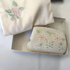花柄ビーズ刺繍コインケースとテッシュケース