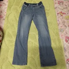 UNIQLOデニムブルー ストレートパンツ 135cm