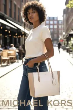 美品マイケルコースホワイト/ベージュ トートバッグ 中型