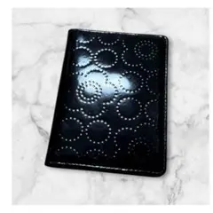 【年始セール】MARY QUANT 黒　エナメルパスケース　マリクワ　上品