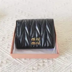 本日限り★値下げ交渉歓迎 miu miu ブラックレザー 二つ折り財布
