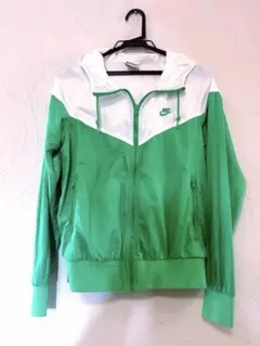 nike ウィンドブレーカー キッズ