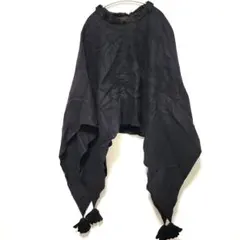 美品❣️ファー襟付き ポンチョ ケープ タッセル付き ブラック 【フリー】