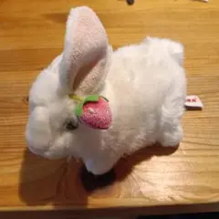 AURORA うさぎ ぬいぐるみ いちご付きのサムネイル