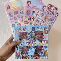 K-POPキャラクターシール１箱100枚入り　キラキラシール３枚　セット