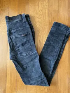 黒スキニー　ヌーディジーンズのサムネイル