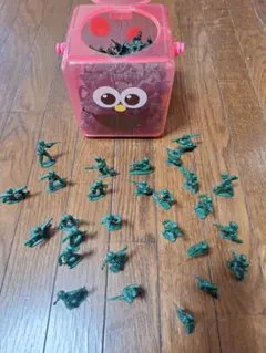 トイストーリーグリーンアーミーメンミニチュア兵隊 USJモッピー小物入れ