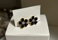 イヤリング ブラック ゴールド 花