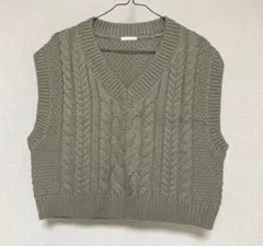 GUオリーブグリーンニット Vネック ベスト
