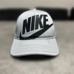 Nike トラッカーキャップ