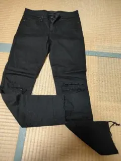 ブラック ダメージスキニーパンツ　ウエスト25