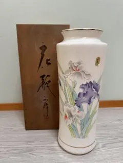 花瓶 菖蒲柄 共箱付き フラワーベースのサムネイル