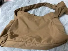 ユニクロC ソフトパフィーショルダーバッグ