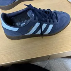 adidas ネイビー スエード スニーカー