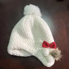ホワイトニット帽子 ポンポン付き　サイズ48〜50
