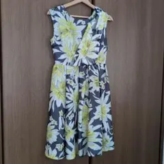 【最終値下げ】MERCURYDUD 花柄ノースリーブひざ丈ワンピース