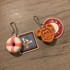 【新品未使用】ディズニーキーホルダーセット ワッフル・うきわまん