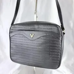 美品　VALENTINO ショルダーバッグ ブラック　イタリア製のサムネイル