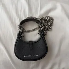 CHARLES & KEITH ブラックショルダーバッグ