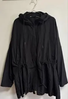 美品 ZARA ザラ　マウンテンパーカー フード付き　収納　ブラック　M