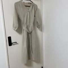 ベージュ 長袖 シャツワンピース　ハニーズ　Sサイズ