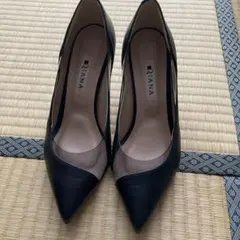 ダイアナ　DIANA ポインテッドトゥ パンプス 黒　22.5 美品のサムネイル