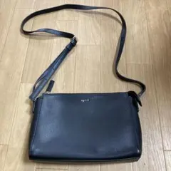 agnès b. ブラックレザーショルダーバッグ
